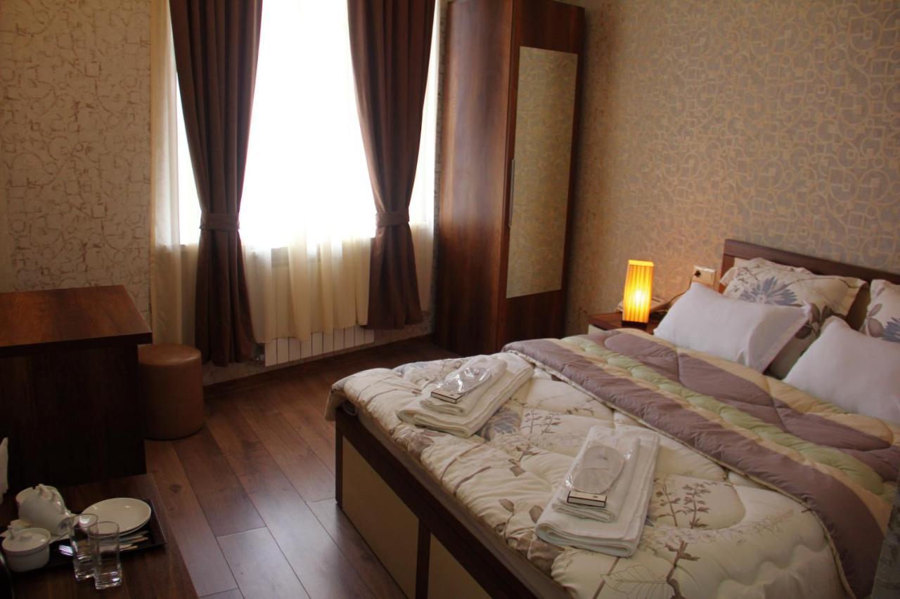 Moon Light Hotel Tbilisi Exteriör bild